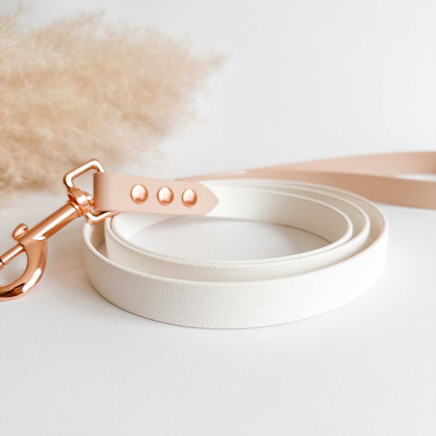Waterproof Leash ─ Nude Swirl